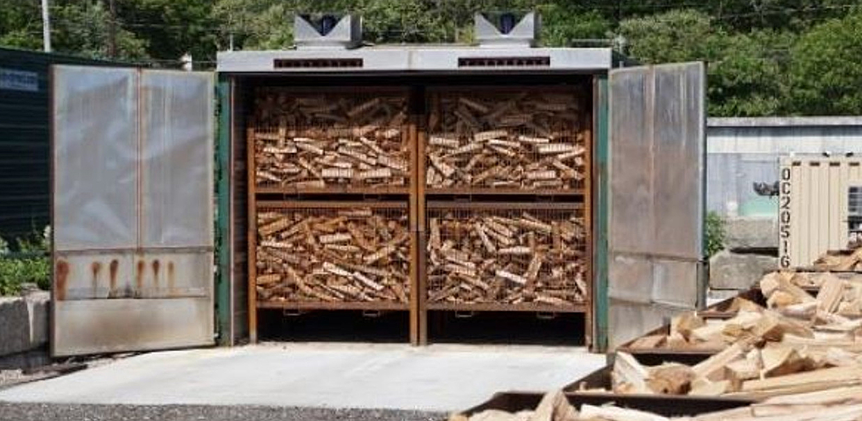 Firewood is dried in high tech kilns
